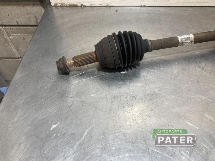 Front drive shaft, right from a Ford Fiesta 6 (JA8) 1.25 16V 2012