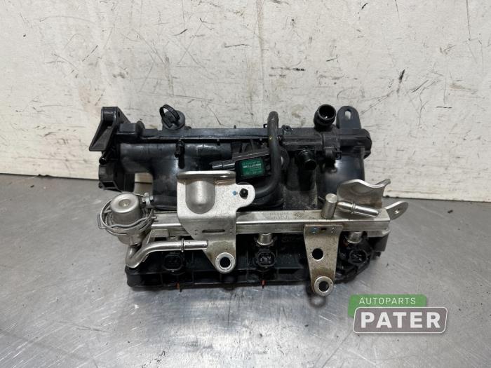 Używane Kolektor dolotowy Dacia Logan MCV II/III/Sandero Wagon 0.9 TCE 12V Cena € 105,00 Procedura marży oferowane przez Autoparts Pater