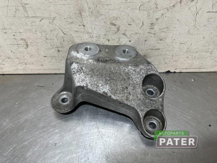 Gearbox mounts with gearbox code F17 stock | ProxyParts.com