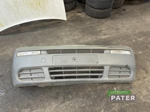 Used Front bumper Opel Vivaro 2.5 DTI 16V Price € 63,53 Inclusive VAT offered by Autoparts Pater