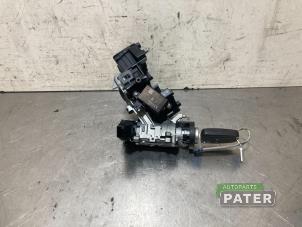 Used Ignition lock + key Opel Karl 1.0 12V Price € 52,50 Margin scheme offered by Autoparts Pater