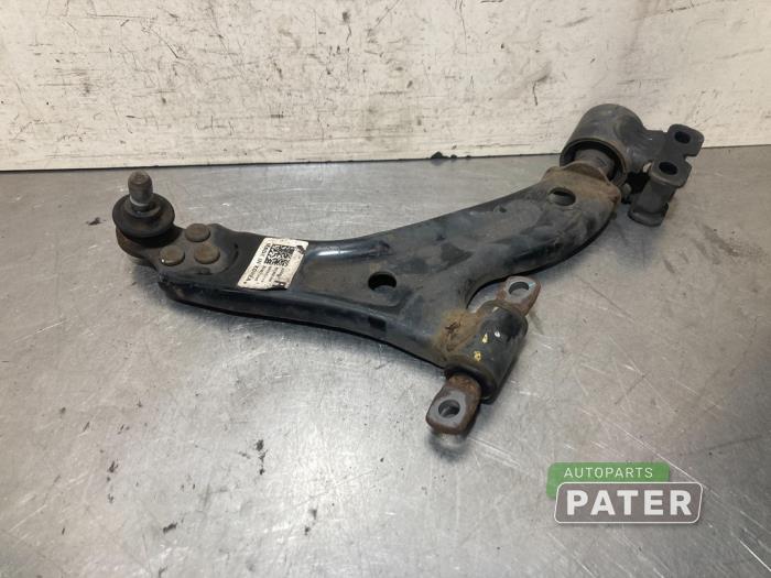 Front wishbone, right from a Opel Karl 1.0 12V 2017