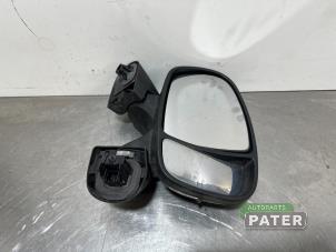 Used Wing mirror, right Opel Vivaro 2.0 CDTI Price € 38,12 Inclusive VAT offered by Autoparts Pater