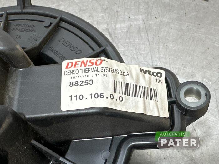Heating and ventilation fan motor from a Iveco New Daily IV 35C13V, C13V/P, S13V, S13V/P 2011