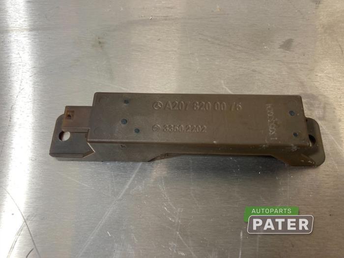 Używane Keyless Entry-Antena Mercedes GLK (204.7/9) 3.5 350 V6 24V 4-Matic Cena € 15,75 Procedura marży oferowane przez Autoparts Pater