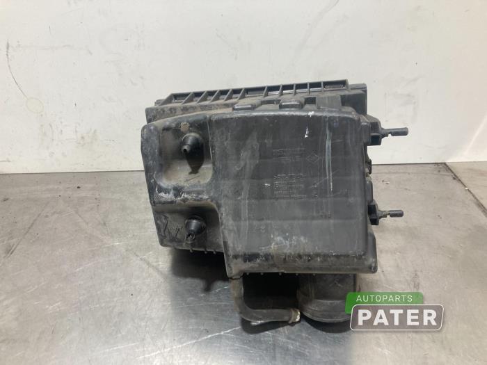 Air box from a Renault Master IV (MA/MB/MC/MD/MH/MF/MG/MH) 2.3 dCi 16V 2014