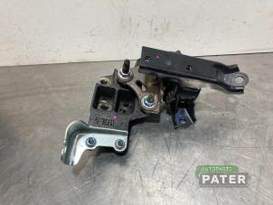 Used Gearbox mount Mitsubishi Space Star (A0) 1.2 12V Price € 42,00 Margin scheme offered by Autoparts Pater