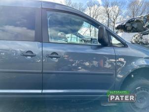 Usados Puerta 2 puertas derecha Volkswagen Caddy III (2KA,2KH,2CA,2CH) 1.9 TDI Precio € 222,34 IVA incluido ofrecido por Autoparts Pater