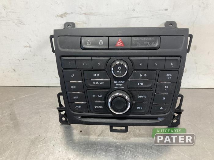 Panel de control de radio de un Vauxhall Zafira Tourer (P12) 1.4 Turbo 16V Ecotec 2016