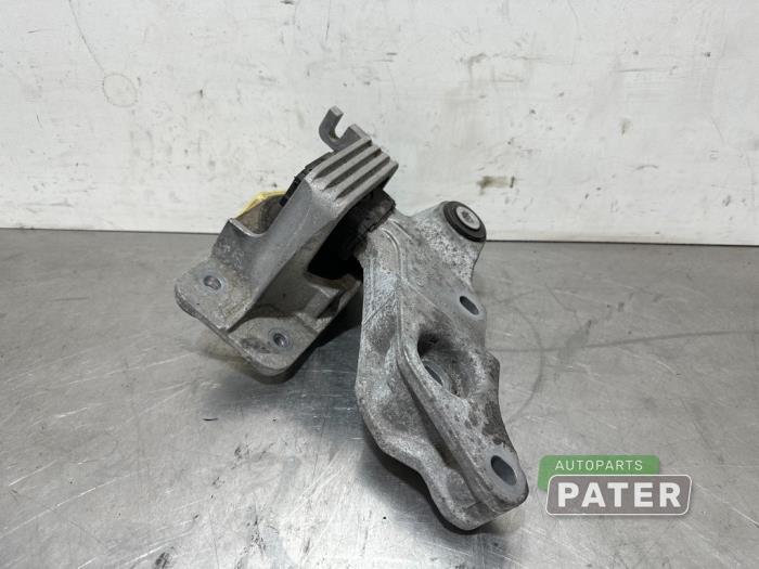 Used Engine mount Mercedes Vito (447.6) 1.6 109 CDI 16V Price € 38,12 Inclusive VAT offered by Autoparts Pater