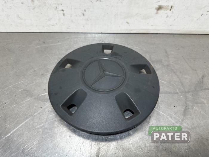 Wheel cover (spare) from a Mercedes-Benz Vito (447.6) 1.6 109 CDI 16V 2018