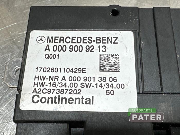 Electric fuel module from a Mercedes-Benz Vito (447.6) 1.6 109 CDI 16V 2018