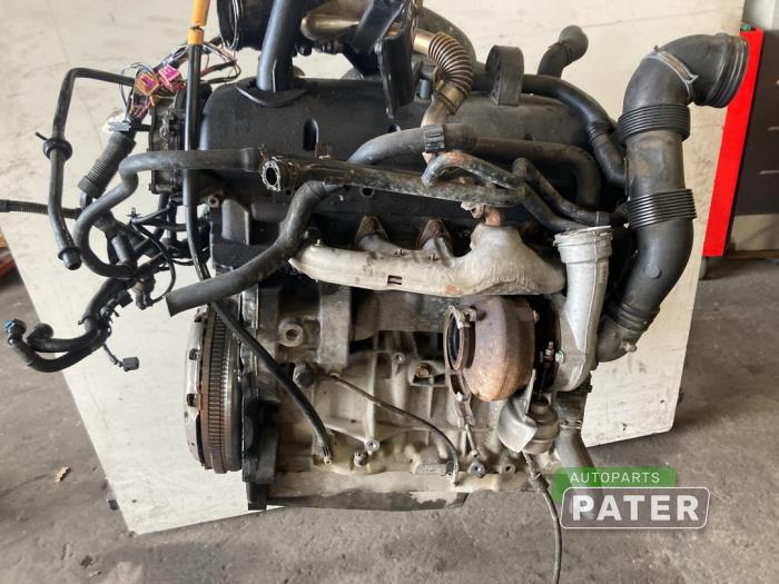 Engine Volkswagen Transporter T5 2.5 TDi - AXD - Autoparts Pater