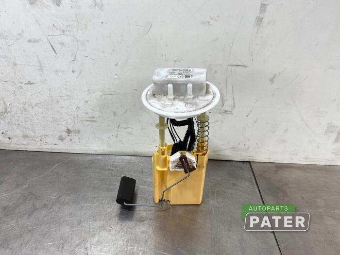 Electric fuel pump from a Renault Express 1.5 dCi 75 2021