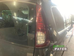 Used Taillight, right Renault Espace (JK) 2.0 dCi 16V 175 FAP Price € 44,10 Margin scheme offered by Autoparts Pater