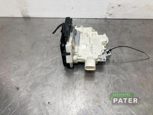 Used Door lock mechanism 2-door, right Audi A4 Cabrio (B7) 1.8 T 20V Price € 31,50 Margin scheme offered by Autoparts Pater