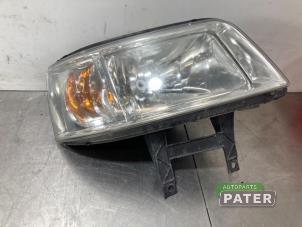 Used Headlight, right Volkswagen Transporter T5 2.5 TDi Price € 44,47 Inclusive VAT offered by Autoparts Pater