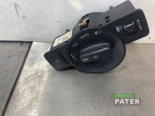 Używane Przelacznik swiatel Mercedes B (W246,242) 2.2 B-220 CDI BlueEFFICIENCY 16V Cena € 26,25 Procedura marży oferowane przez Autoparts Pater