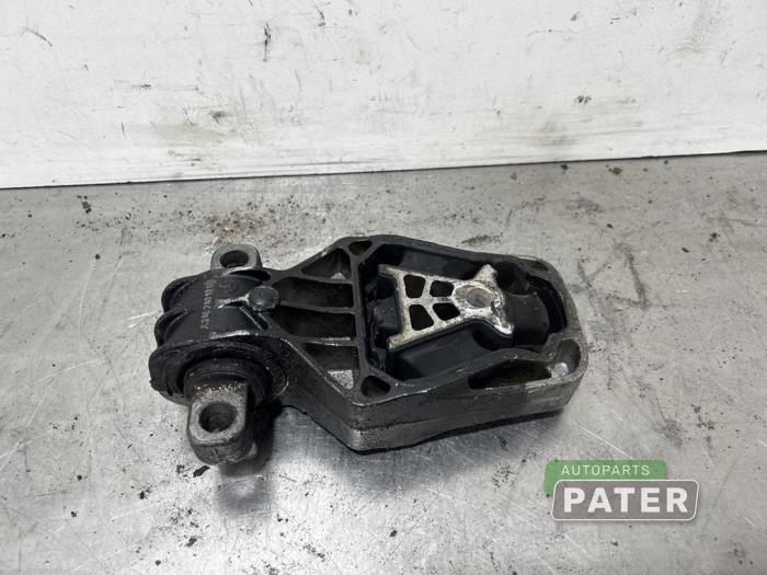 Gearbox mount from a Mercedes-Benz B (W246,242) 2.2 B-220 CDI BlueEFFICIENCY 16V 2019
