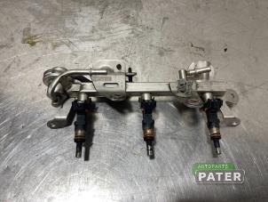 Used Fuel injector nozzle Renault Captur (2R) 0.9 Energy TCE 12V Price € 36,75 Margin scheme offered by Autoparts Pater