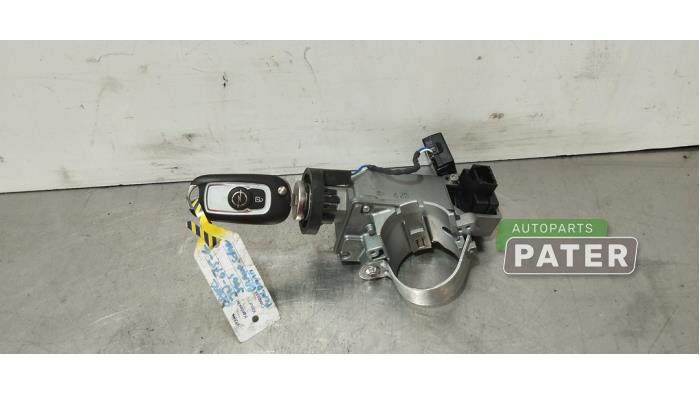 Używane Stacyjka + Kluczyk Opel Astra K 1.0 Turbo 12V Cena € 52,50 Procedura marży oferowane przez Autoparts Pater