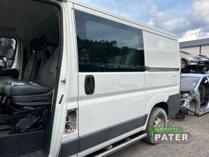 Used Sliding door, left Peugeot Boxer (U9) 2.0 BlueHDi 110 Price € 1.079,93 Inclusive VAT offered by Autoparts Pater