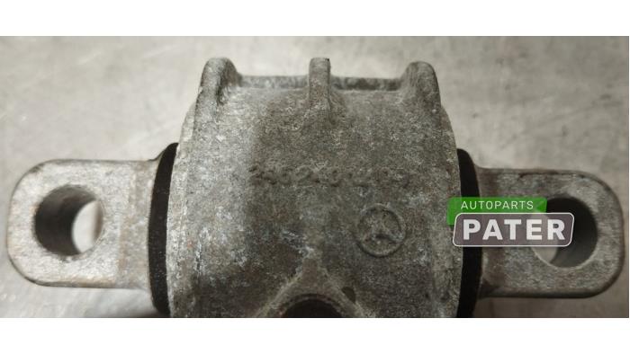 Engine mount from a Mercedes-Benz CLA (117.3) 2.2 CLA-220 CDI 16V 2016