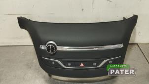 Usados Panel de control de radio Peugeot 308 (L3/L8/LB/LH/LP) 1.2 12V e-THP PureTech 130 Precio € 52,50 Norma de margen ofrecido por Autoparts Pater