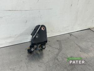 Used Sliding door roller, right Renault Kangoo Express (FW) 1.5 dCi 75 FAP Price € 25,41 Inclusive VAT offered by Autoparts Pater