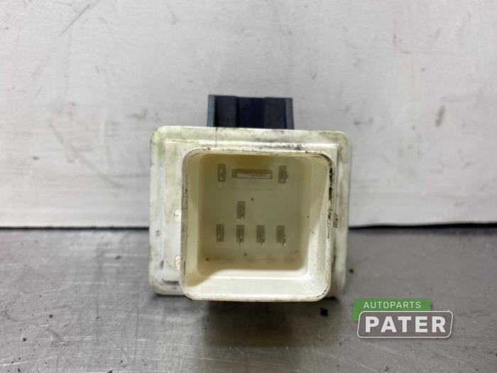 Glow plug relay from a Renault Express 1.5 dCi 75 2021
