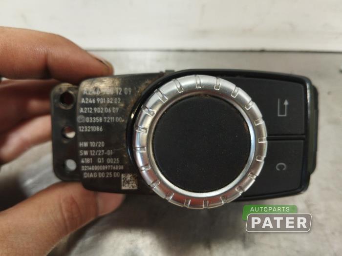 Begagnade Kontrollenhet, multimedia Mercedes B (W246/W242) 1.5 B-180 CDI,d 16V Pris € 26,25 Marginaltabell erbjuds av Autoparts Pater