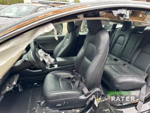 Usados Juego de tapicería (completo) Tesla Model 3 EV AWD Precio € 735,00 Norma de margen ofrecido por Autoparts Pater