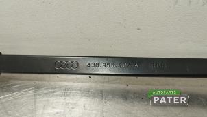 Gebrauchte Scheibenwischerarm vorne Audi Q3 (F3B) 1.4 45 TFSIe 16V Preis € 31,50 Margenregelung angeboten von Autoparts Pater