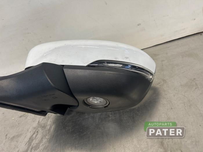 Wing mirror, left from a Ford Focus 4 Wagon 1.5 EcoBlue 120 2020