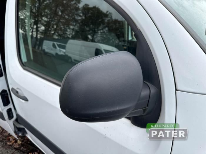 Außenspiegel rechts van een Mercedes-Benz Citan (415.6) 1.5 108 CDI 2014