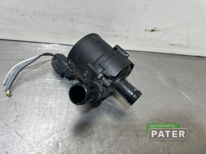 Begagnade Extra vattenpump Renault Master III (FV) 2.3 dCi 110 16V FWD Pris € 31,76 Inklusive moms erbjuds av Autoparts Pater