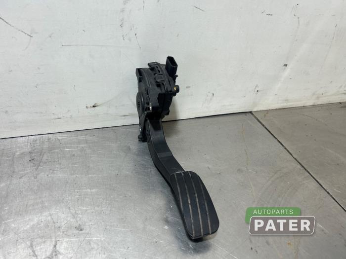 Używane Pedal gazu Renault Master III (FV) 2.3 dCi 110 16V FWD Cena € 38,12 Z VAT oferowane przez Autoparts Pater