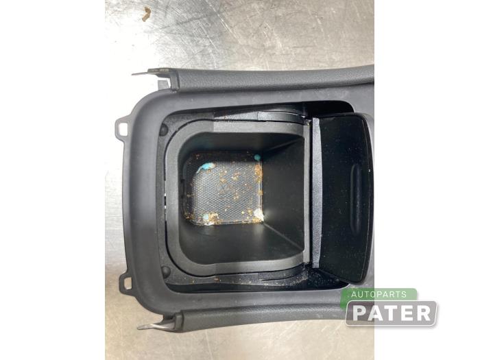 Front ashtray from a Mercedes-Benz CLA (117.3) 2.2 CLA-220 CDI 16V 2016