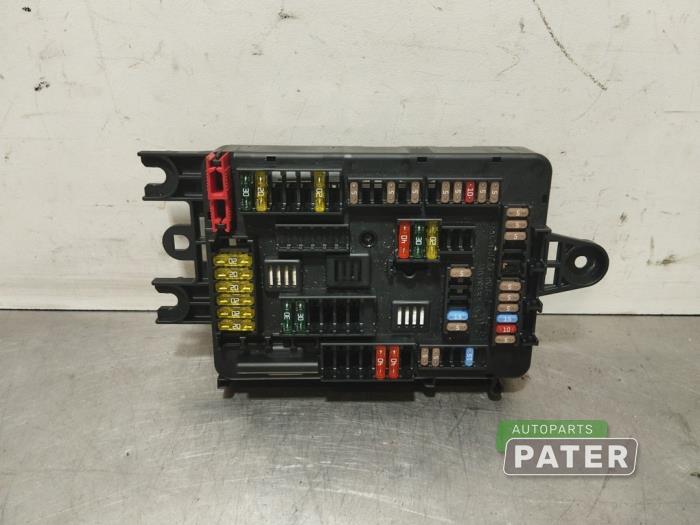 Begagnade Säkringsbox BMW 1 serie (F20) 118d 2.0 16V Pris € 31,50 Marginaltabell erbjuds av Autoparts Pater