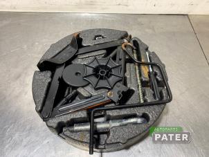 Used Jackkit + spare wheel Opel Insignia 2.0 Turbo 16V Ecotec Price € 157,50 Margin scheme offered by Autoparts Pater