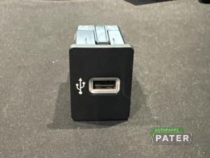 Usagé Connexion USB Ford Focus 4 Wagon 1.5 EcoBlue 120 Prix € 26,25 Règlement à la marge proposé par Autoparts Pater