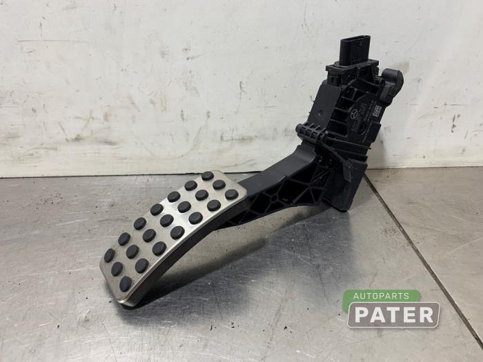 Używane Pedal gazu Mercedes GLB (247.6) 1.3 GLB-200 Turbo 16V Cena € 52,50 Procedura marży oferowane przez Autoparts Pater