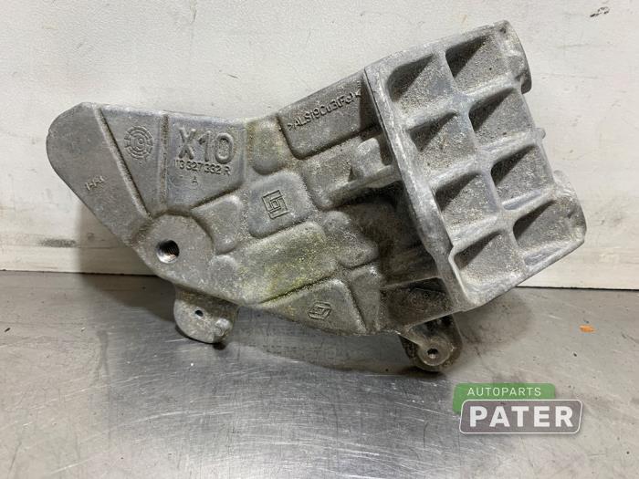 Used Engine mount Renault Zoé (AG) 53kW Price € 21,00 Margin scheme offered by Autoparts Pater