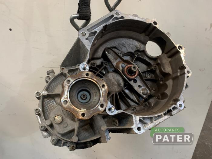 Gearbox from a Volkswagen Golf VII Variant (AUVV) 1.0 TSI 12V BlueMotion Technology 2020