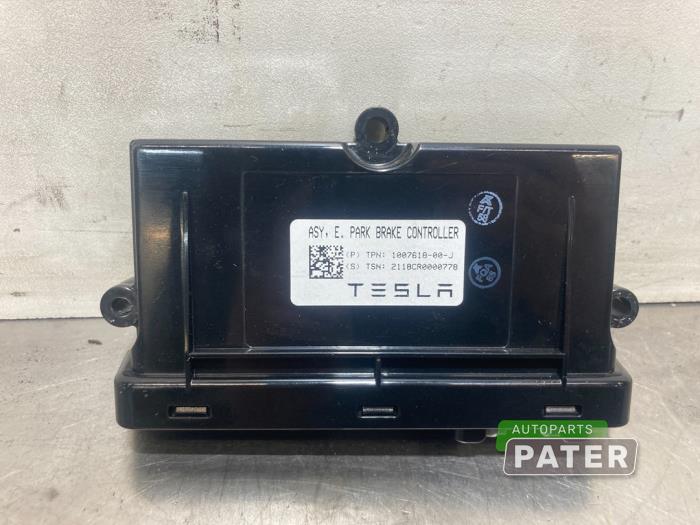 Używane Modul hamulca postojowego Tesla Model X 100X Cena € 42,00 Procedura marży oferowane przez Autoparts Pater