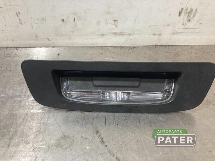 Begagnade Handtag, baklucka Opel Astra K Sports Tourer 1.4 Turbo 16V Pris € 21,00 Marginaltabell erbjuds av Autoparts Pater
