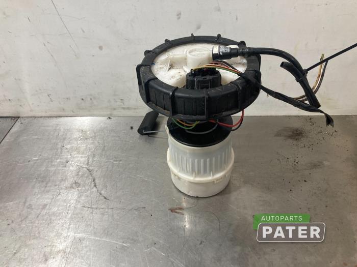Usagé Pompe essence Ford Focus 2 1.6 16V Prix € 21,00 Règlement à la marge proposé par Autoparts Pater