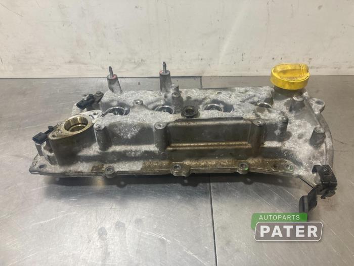 Usagé Couvercle soupapes Nissan Juke (F15) 1.2 DIG-T 16V Prix € 52,50 Règlement à la marge proposé par Autoparts Pater