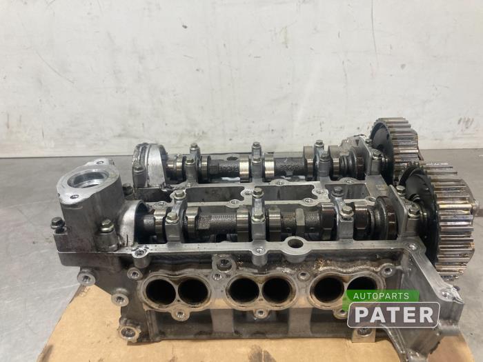 Cylinder head from a Ford Focus 3 Wagon 1.0 Ti-VCT EcoBoost 12V 125 2017