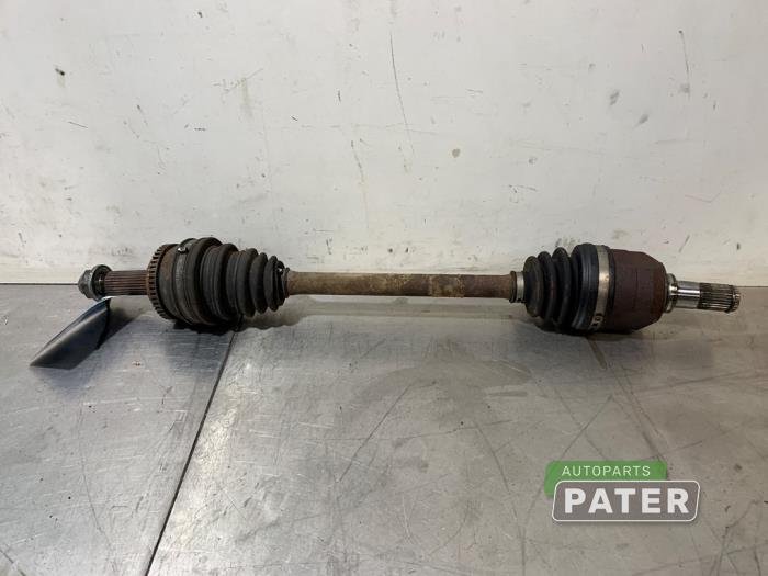 Front drive shaft, left from a Kia Soul I (AM) 1.6 CRDi 16V 2009